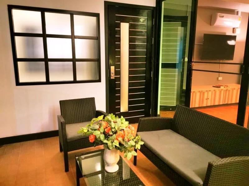 Beach Gallery House Haat Jomtien Eksteriør bilde
